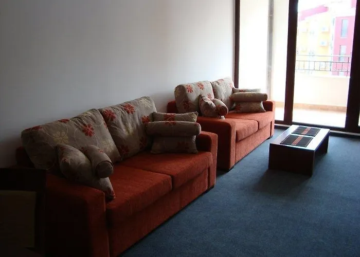 מלון Marina Cape נסבר